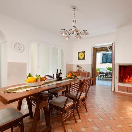 Casa Sorrento, Immerso Nel Verde A Pochi Passi Dal Centro Exteriör bild
