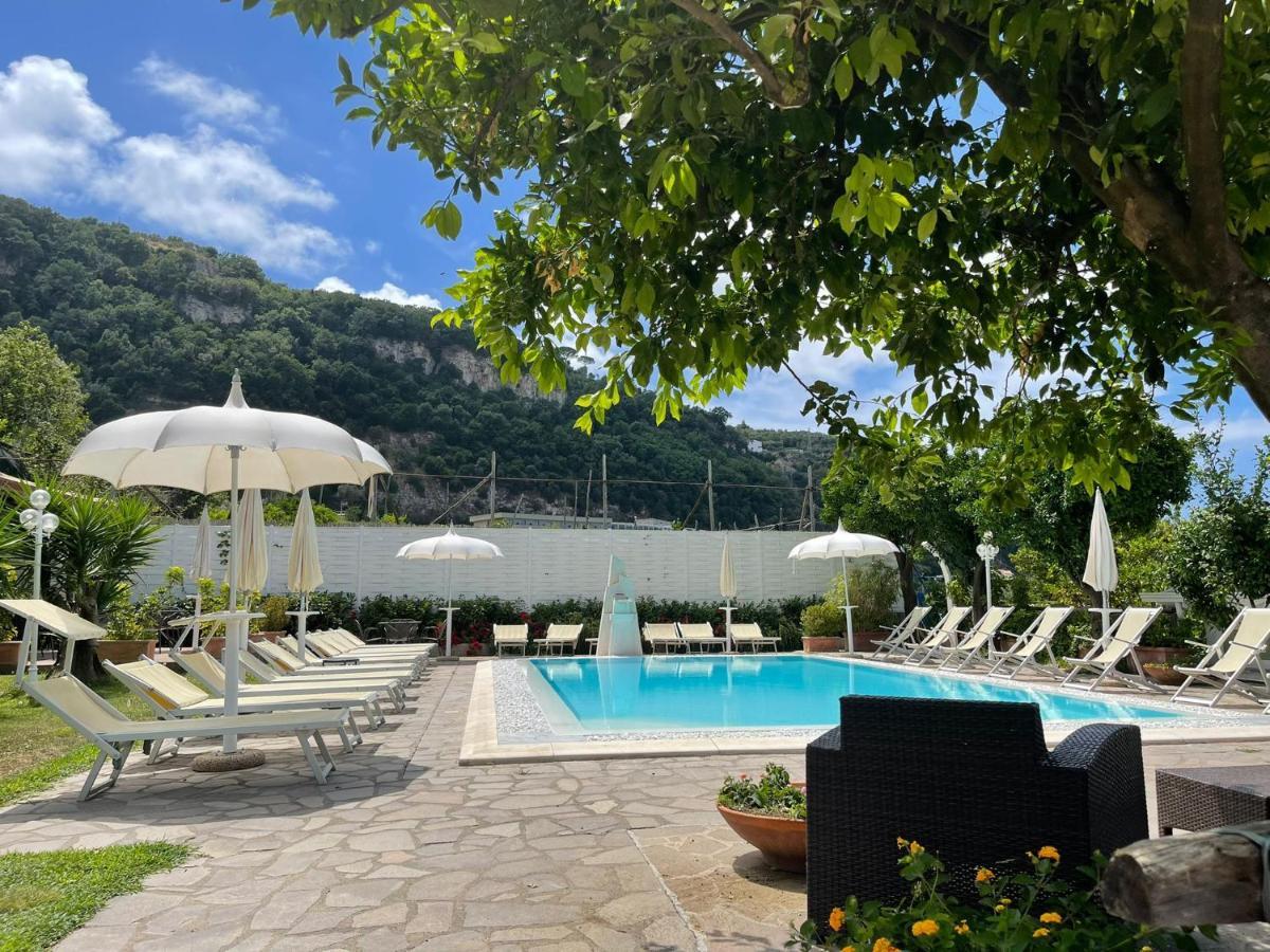 Casa Sorrento, Immerso Nel Verde A Pochi Passi Dal Centro Exteriör bild
