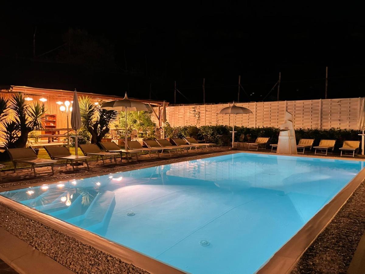 Casa Sorrento, Immerso Nel Verde A Pochi Passi Dal Centro Exteriör bild