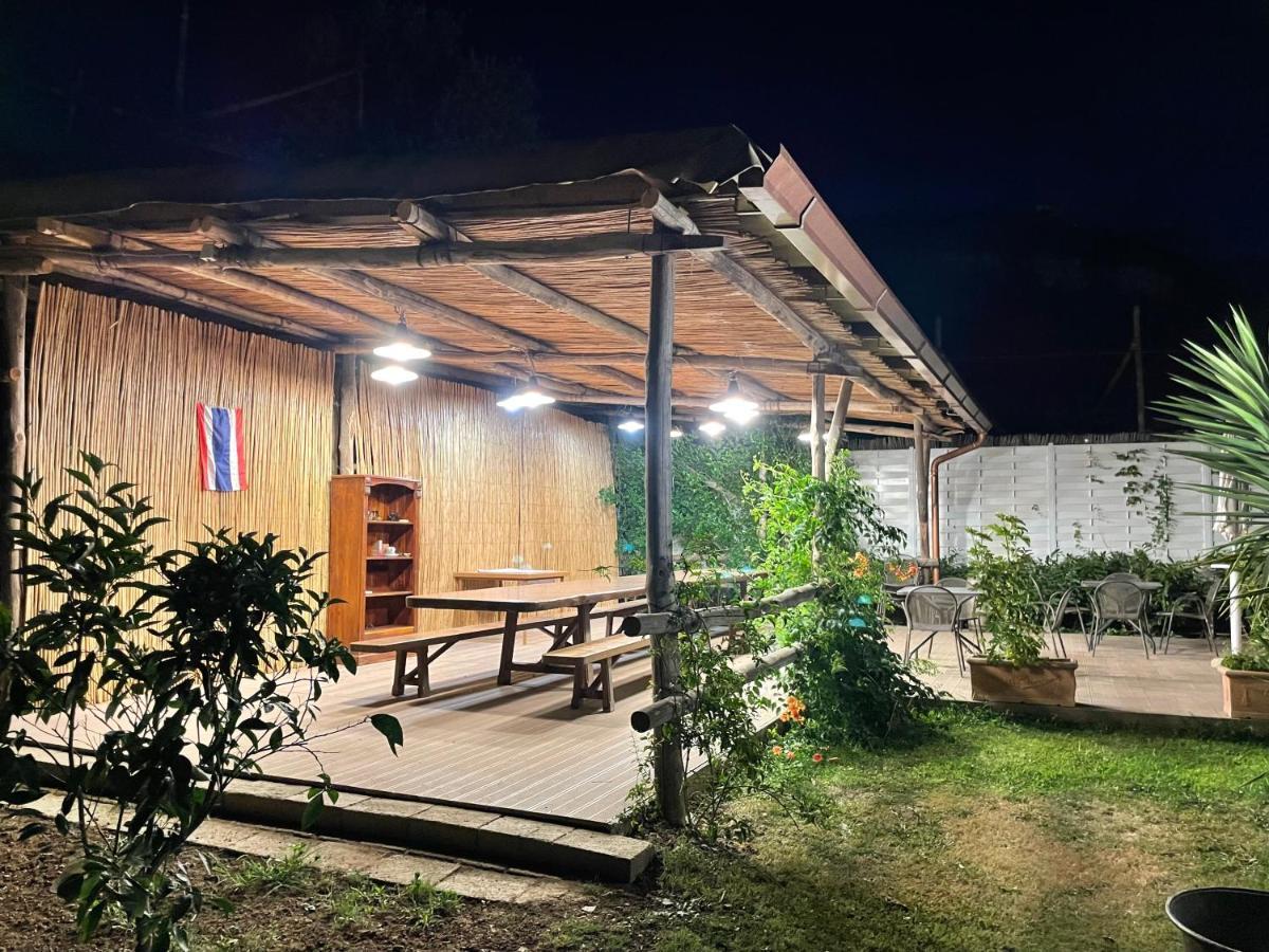 Casa Sorrento, Immerso Nel Verde A Pochi Passi Dal Centro Exteriör bild