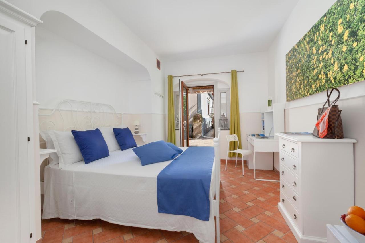 Casa Sorrento, Immerso Nel Verde A Pochi Passi Dal Centro Exteriör bild
