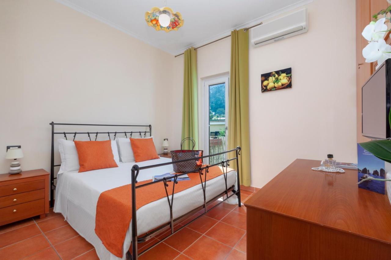 Casa Sorrento, Immerso Nel Verde A Pochi Passi Dal Centro Exteriör bild
